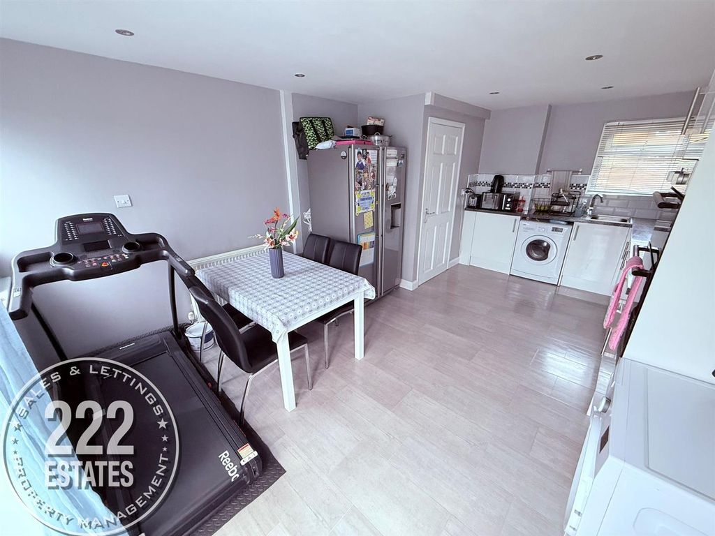 Property photo 3 of 13 Photo-2026-04-22-11-40-46 (14).Jpg