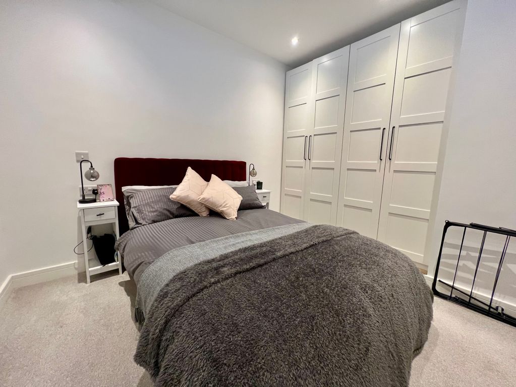 Property photo 2 of 11 Bedroom