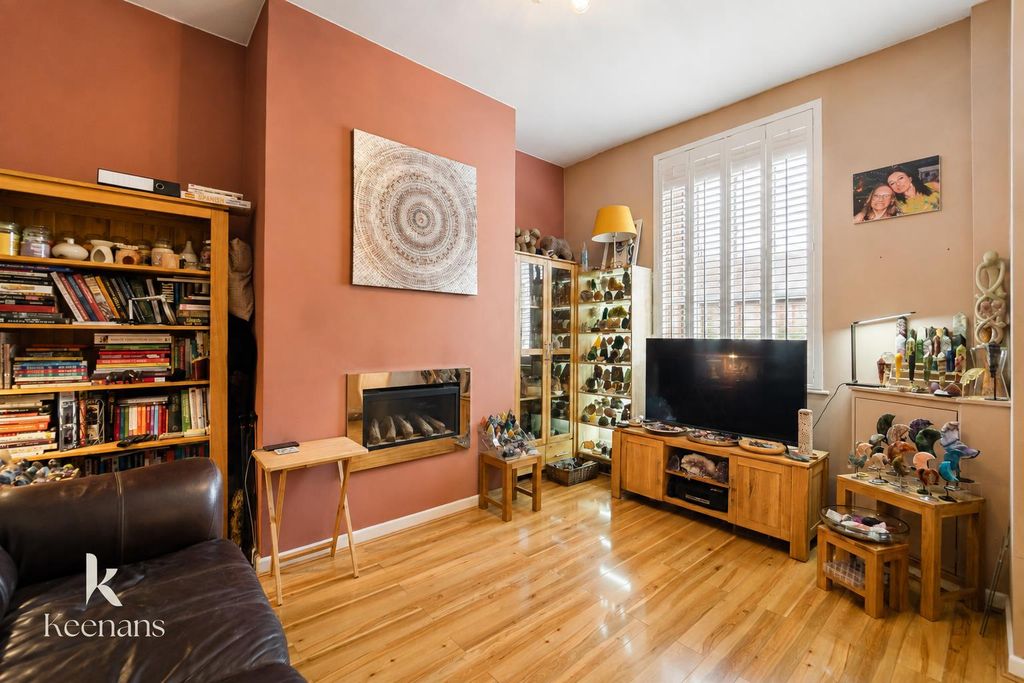 Property photo 2 of 21