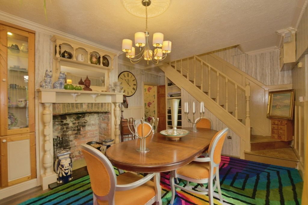 Property photo 3 of 17 Photo