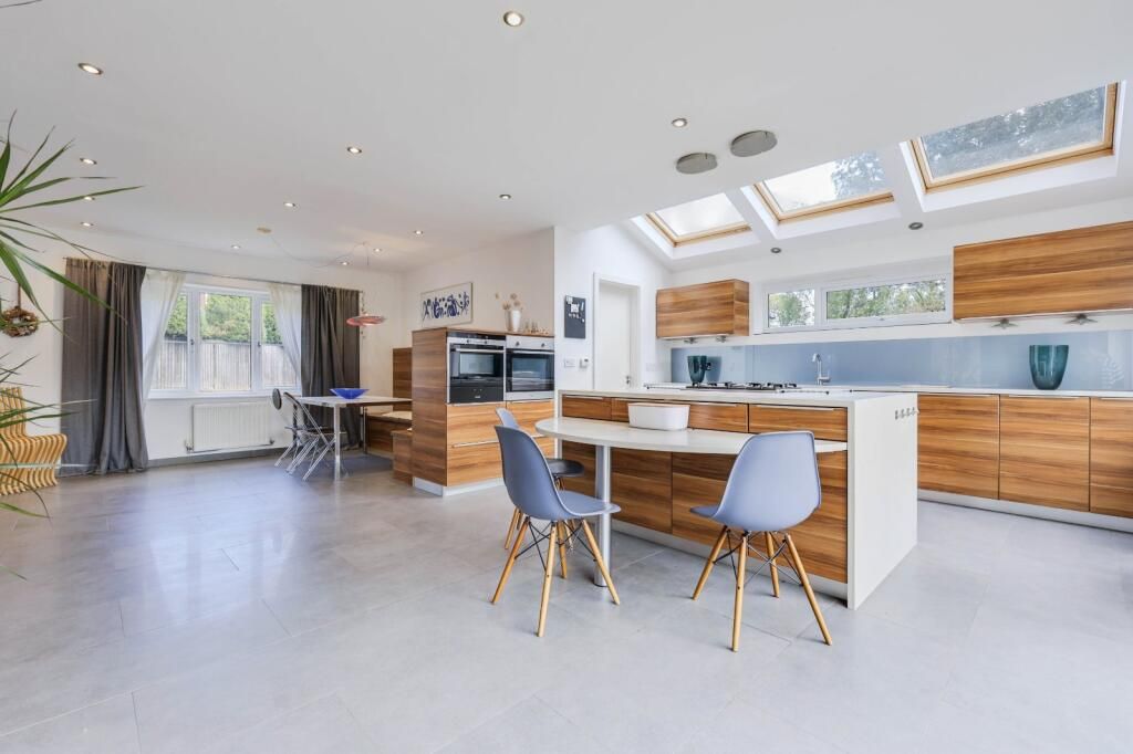 Property photo 2 of 8 8913859B7728Be89Faedb8c059F0A4F3