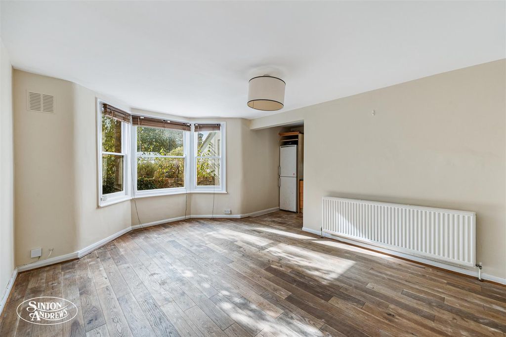 Property photo 2 of 12 5A Churchfield Road-4.Jpg
