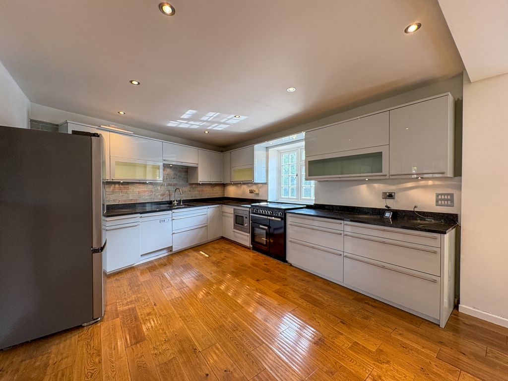 Property photo 3 of 57 Kitchen Diner (1)