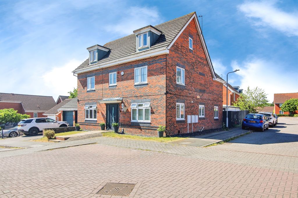 Property photo 2 of 18