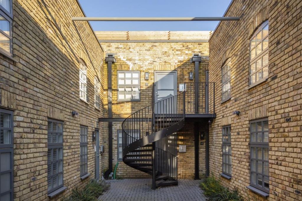 Property photo 1 of 5 Image