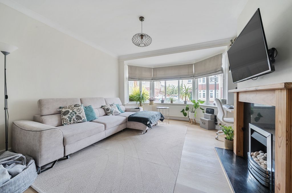 Property photo 2 of 11 1332044-14-688A09...