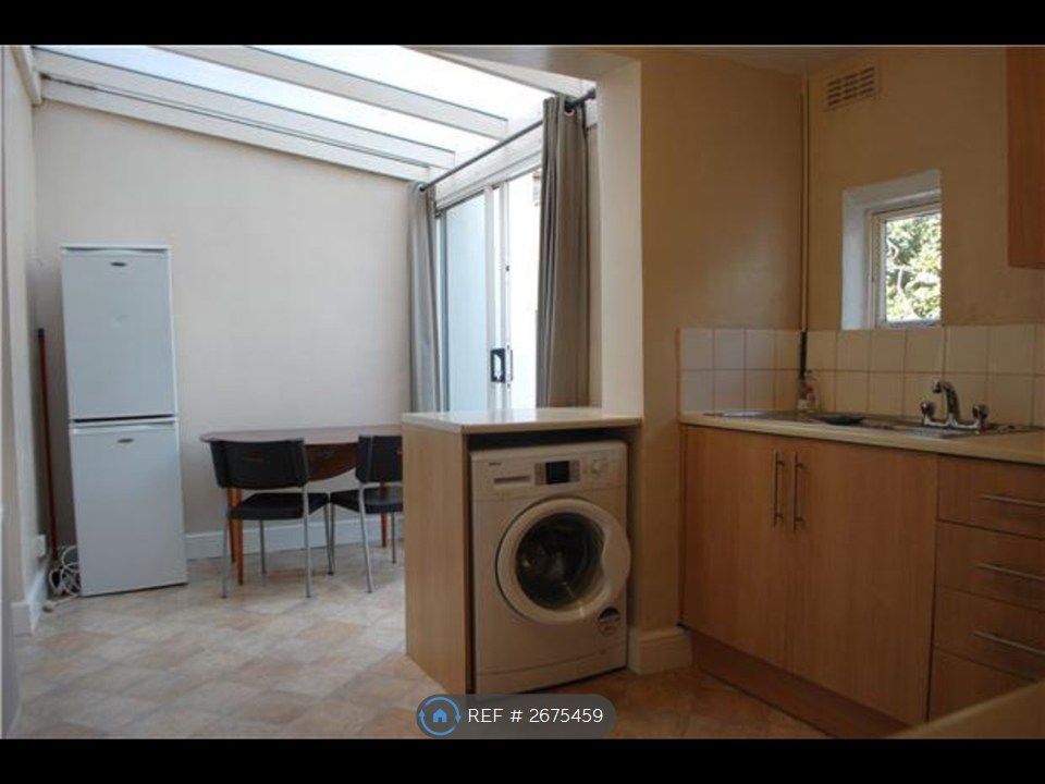 Property photo 3 of 12 Kitchen-Diner