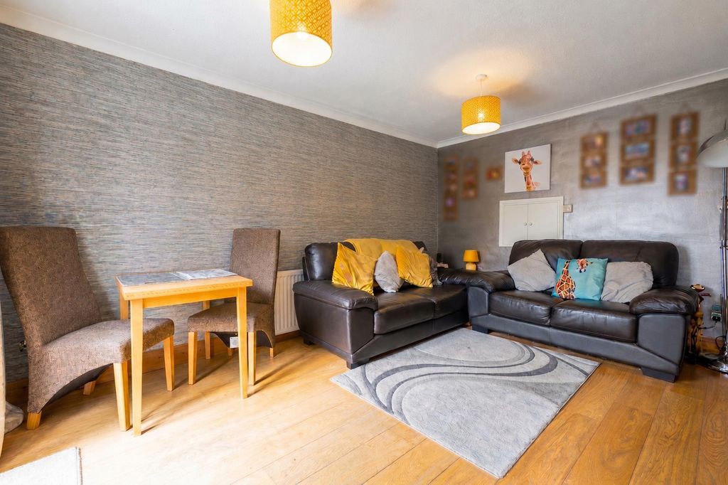 Property photo 3 of 12 42517A61-Fa78-48A4-8Cdf-Cb0Aedee5Daa.Png