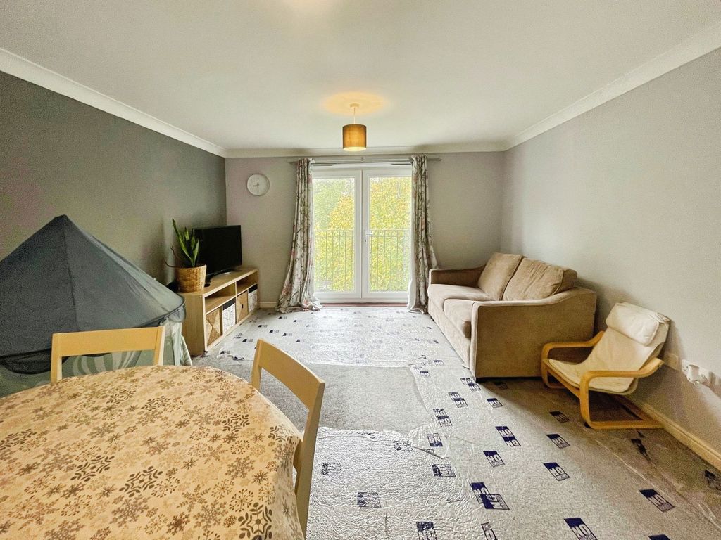 Property photo 3 of 11