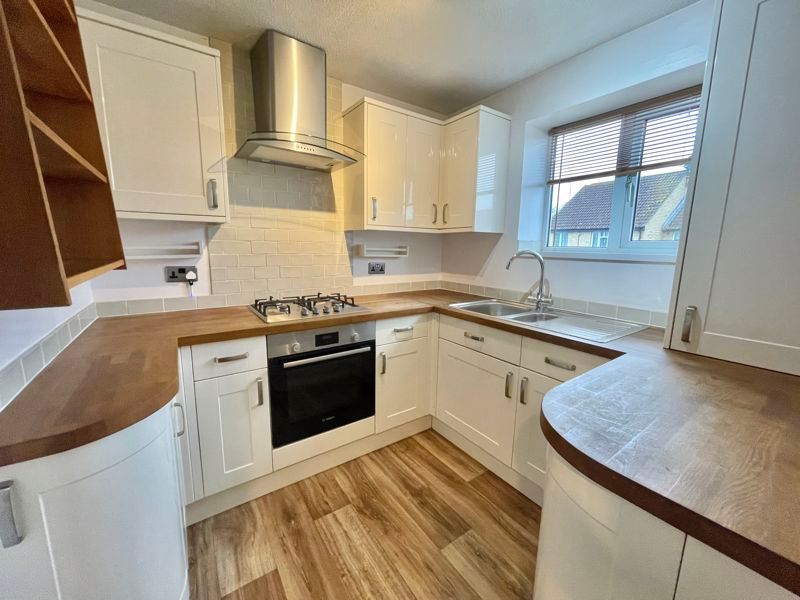 Property photo 1 of 11 Kitchen