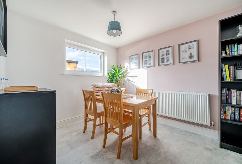 Property photo 1 of 14 1382671-17-691d9d...