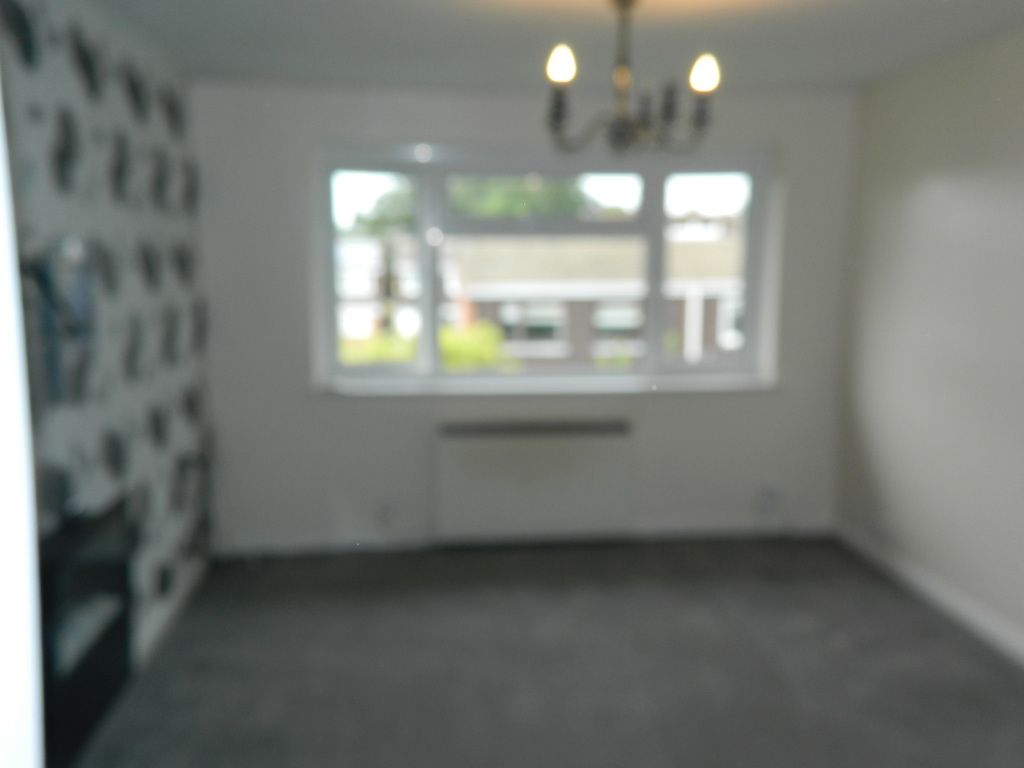 Property photo 3 of 6 Lounge