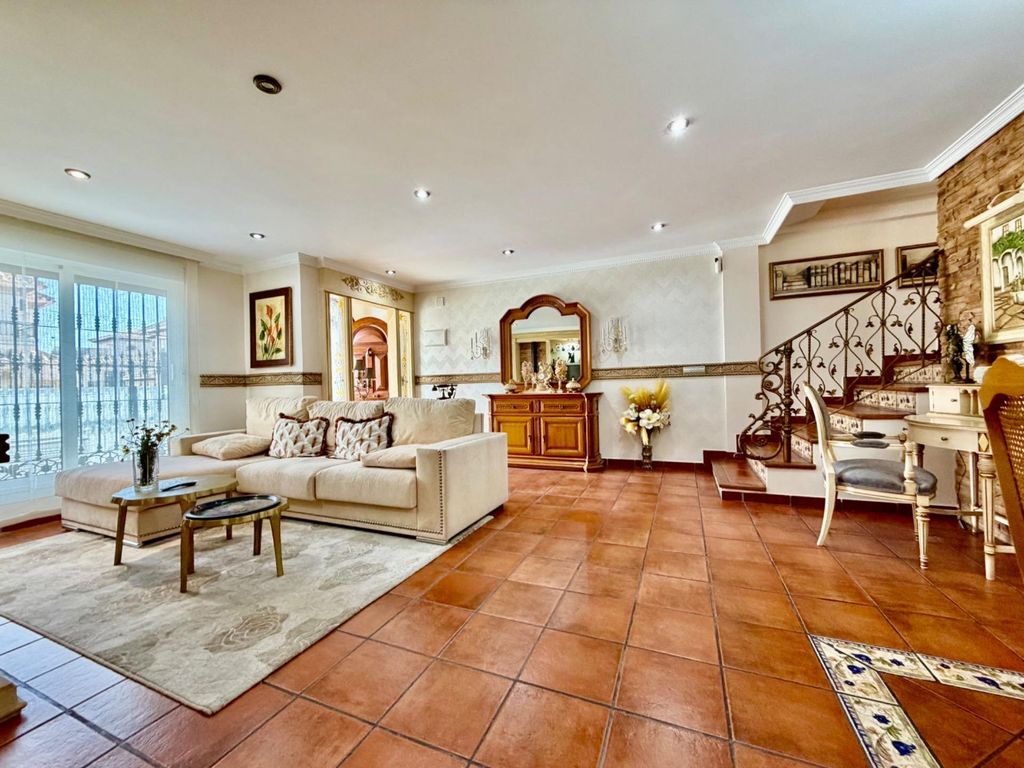 Property photo 2 of 47