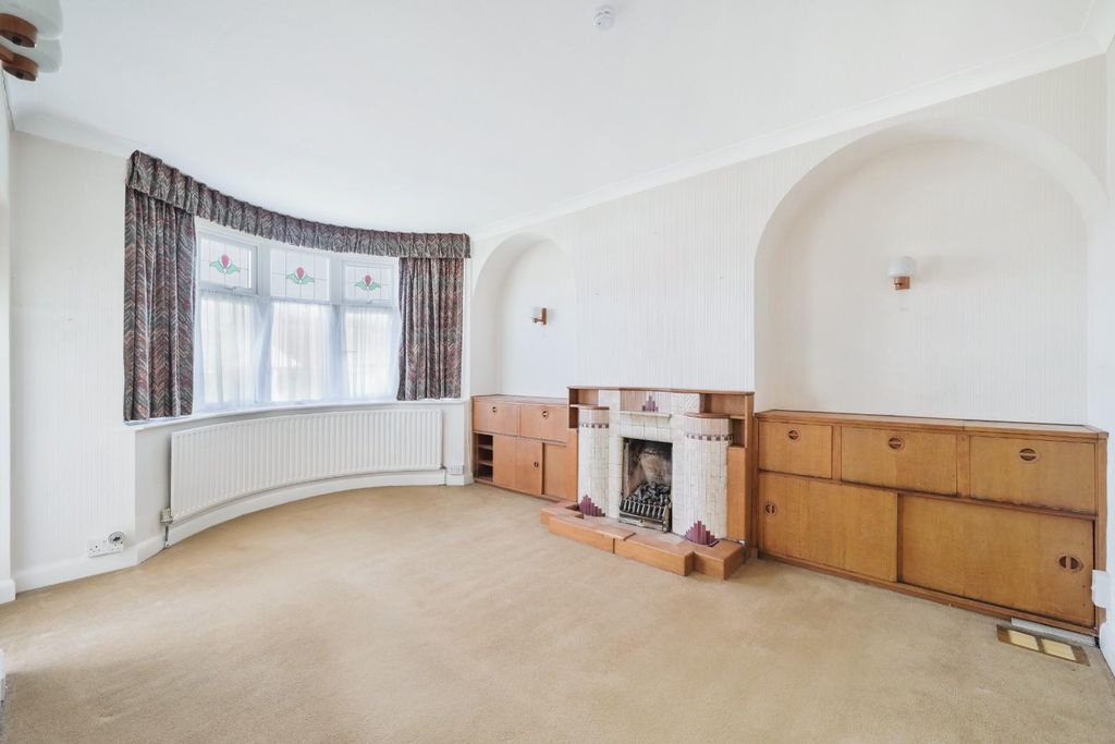 Property photo 3 of 14 Firswood Avenue