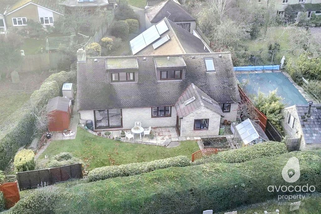 Property photo 3 of 20 4660384