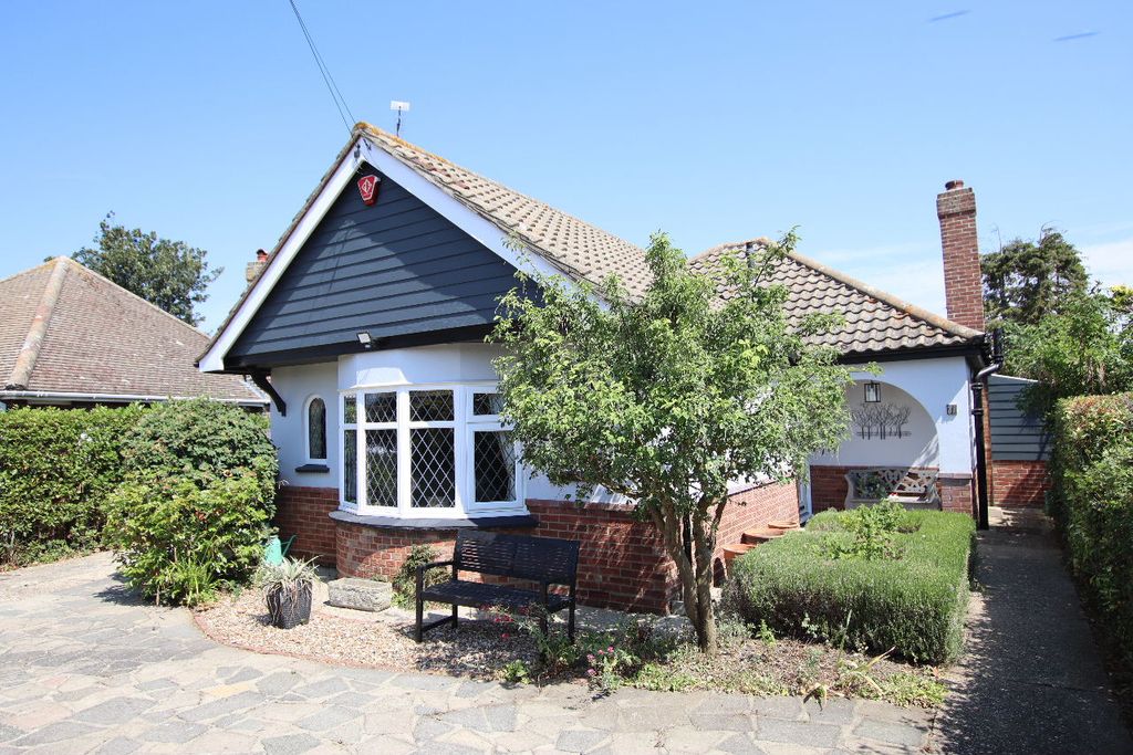 Property photo 1 of 33 Wyndham Crescent