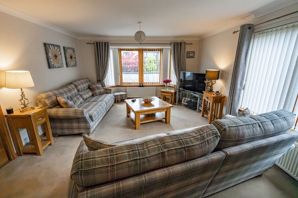 Property photo 3 of 46