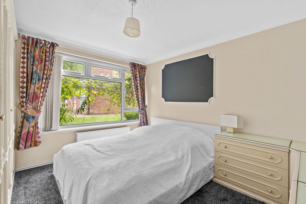 Additional image 5 of 3 bed flat for saleCressington Place, Bourne End SL8