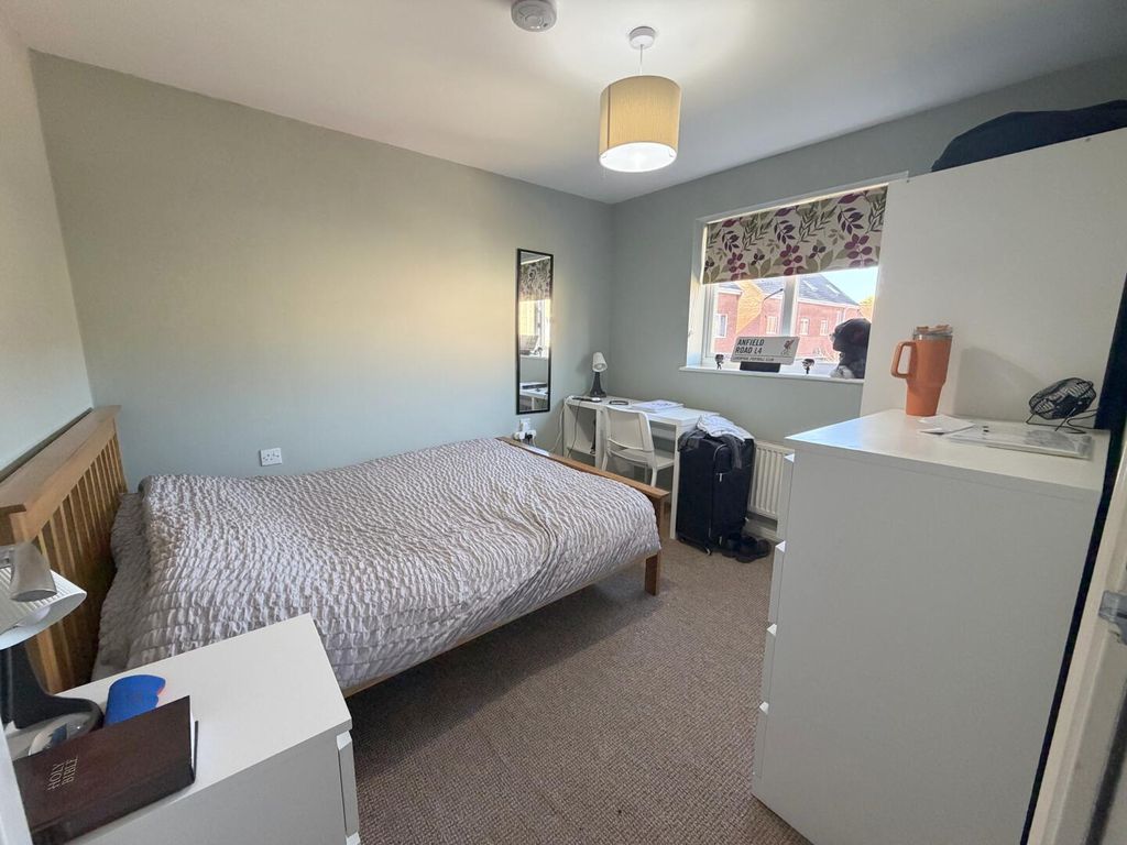 Property photo 3 of 8 Bedroom