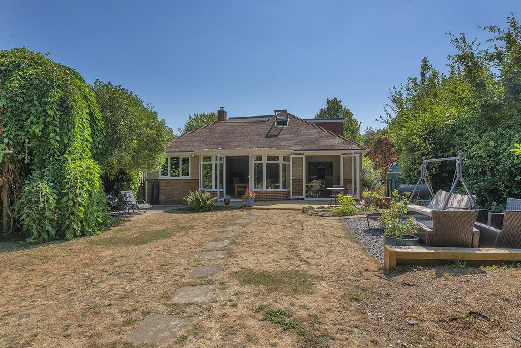 Property photo 1 of 34 Theshelvings29.Jpg