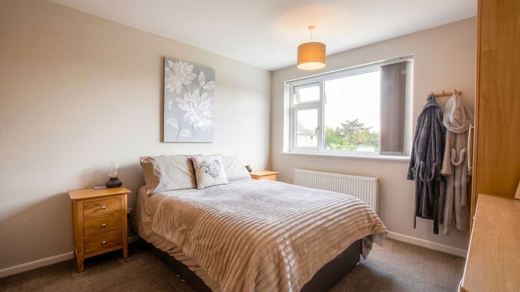 Property photo 3 of 35