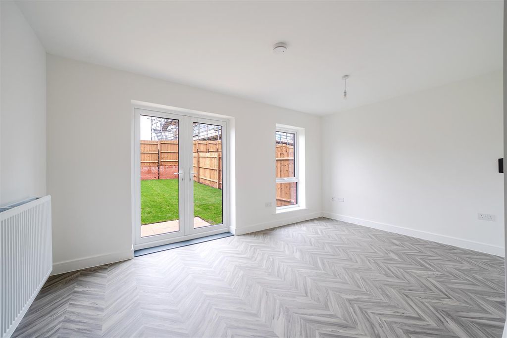 Property photo 2 of 10 1394832-16-694Aa37F11Fb6.Jpg