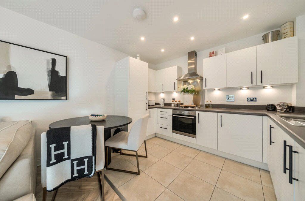 Property photo 2 of 7 Kitchen/Dining Area