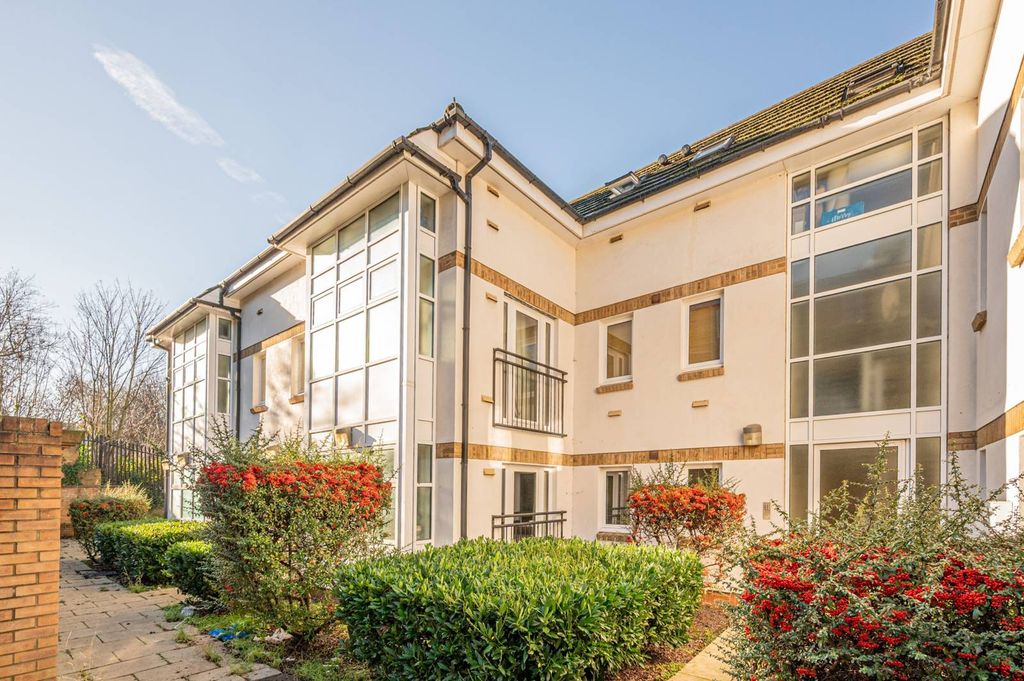 Property photo 1 of 8