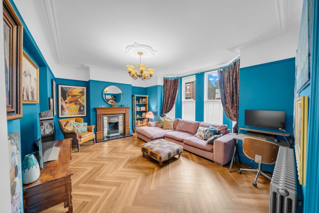 Property photo 2 of 42