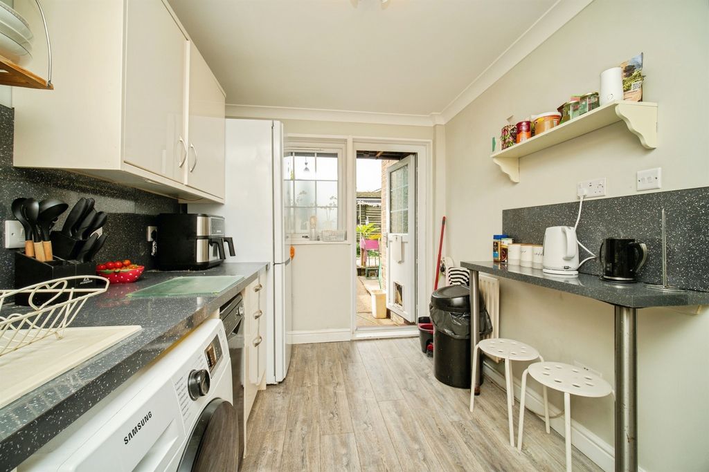 Property photo 2 of 14