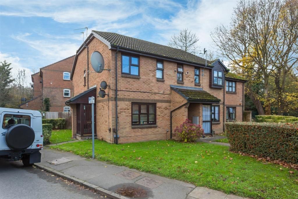 Property photo 1 of 11 External x1.Jpeg