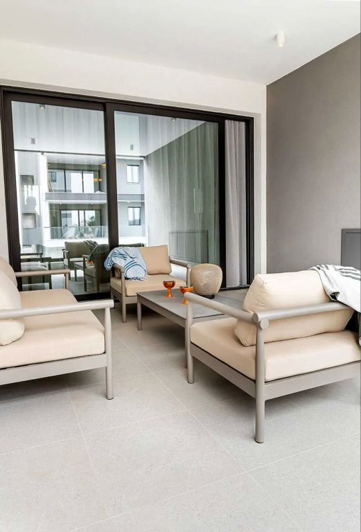 Property photo 2 of 28