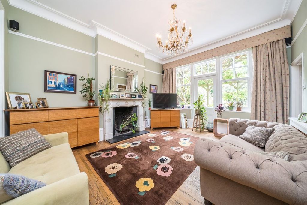 Property photo 2 of 10