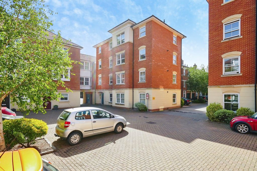 Property photo 1 of 10
