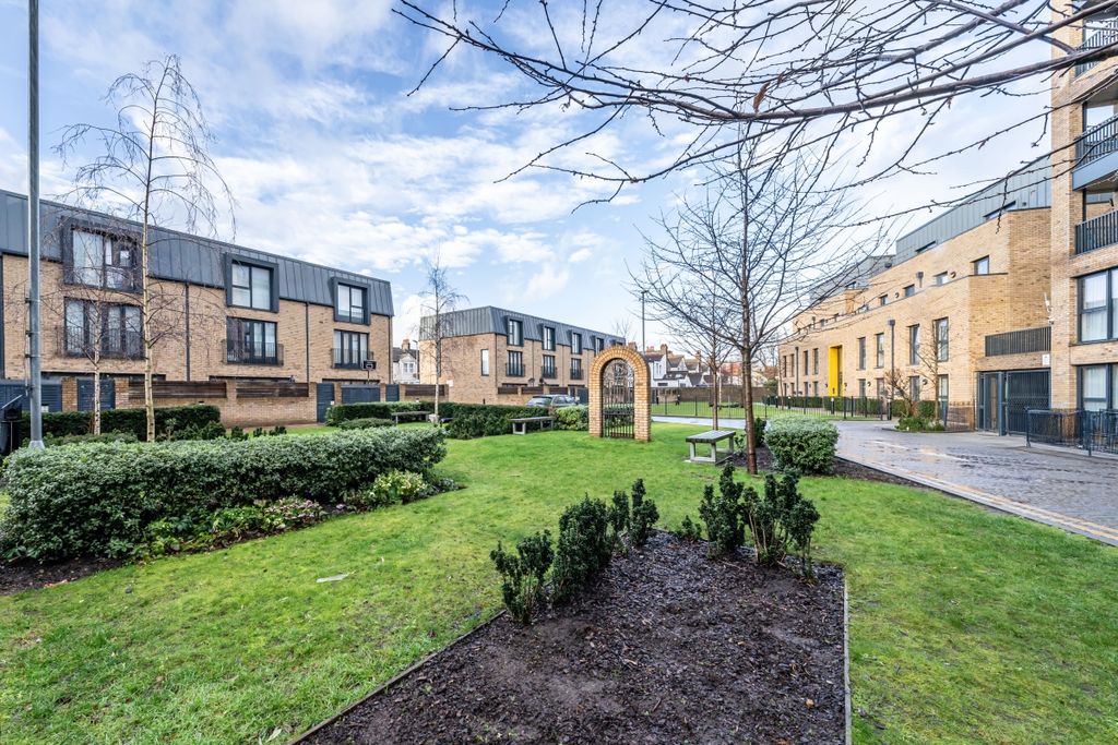 Property photo 1 of 11 Flat-15-Chadwick-...