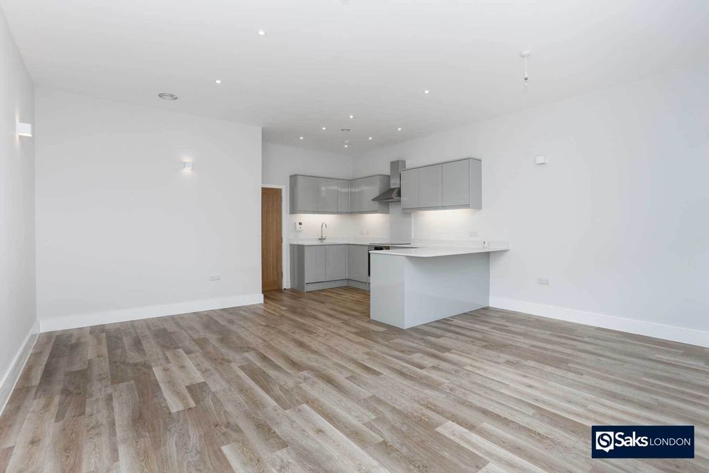 Property photo 1 of 3