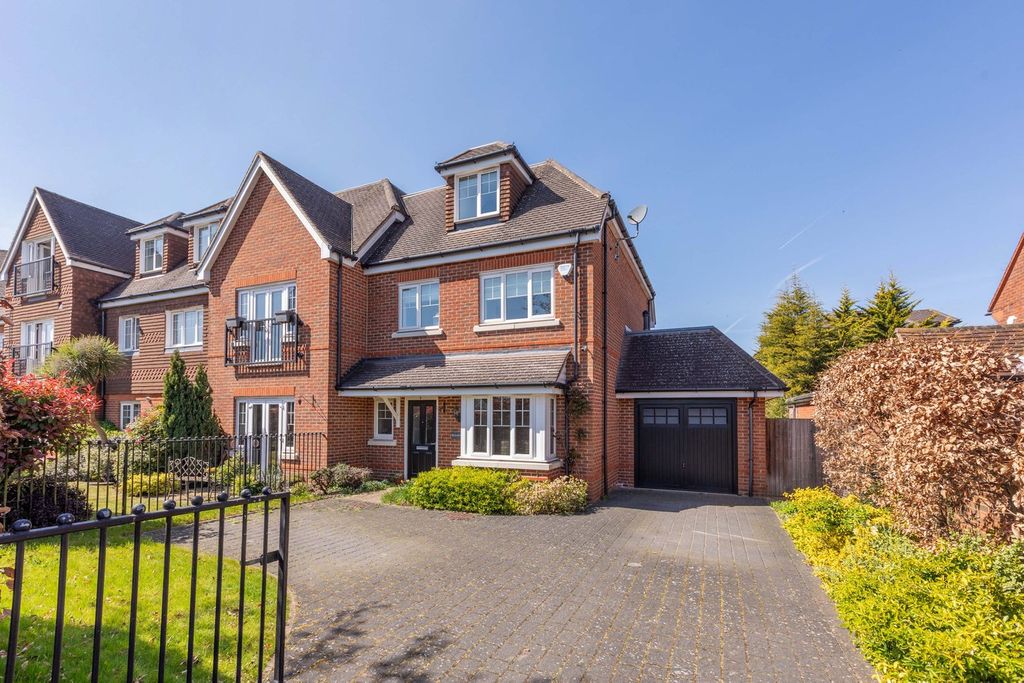 Property photo 1 of 18