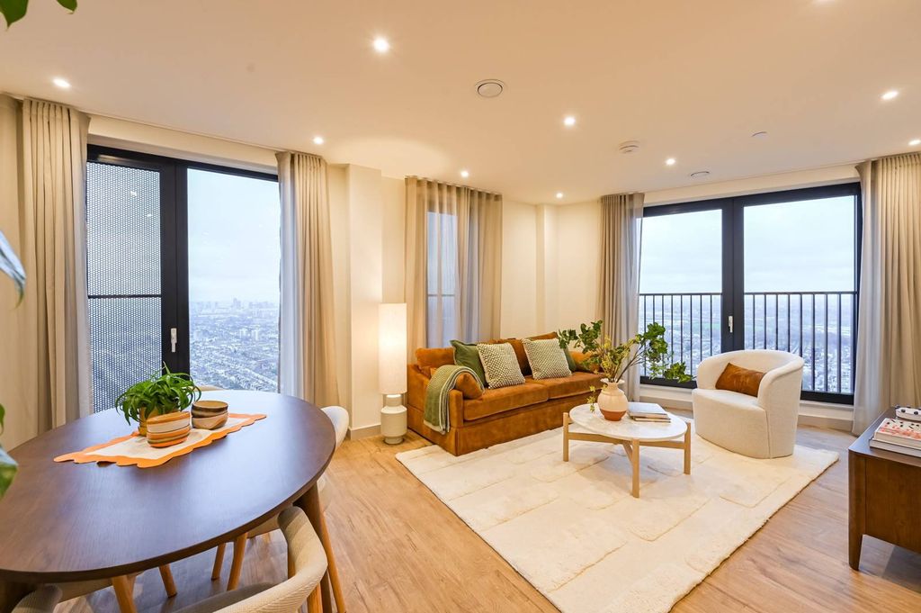 Property photo 3 of 65