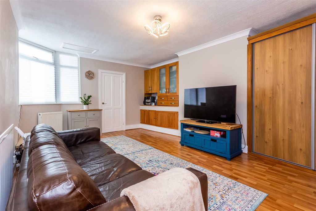 Property photo 3 of 14 Img_8926.Jpg