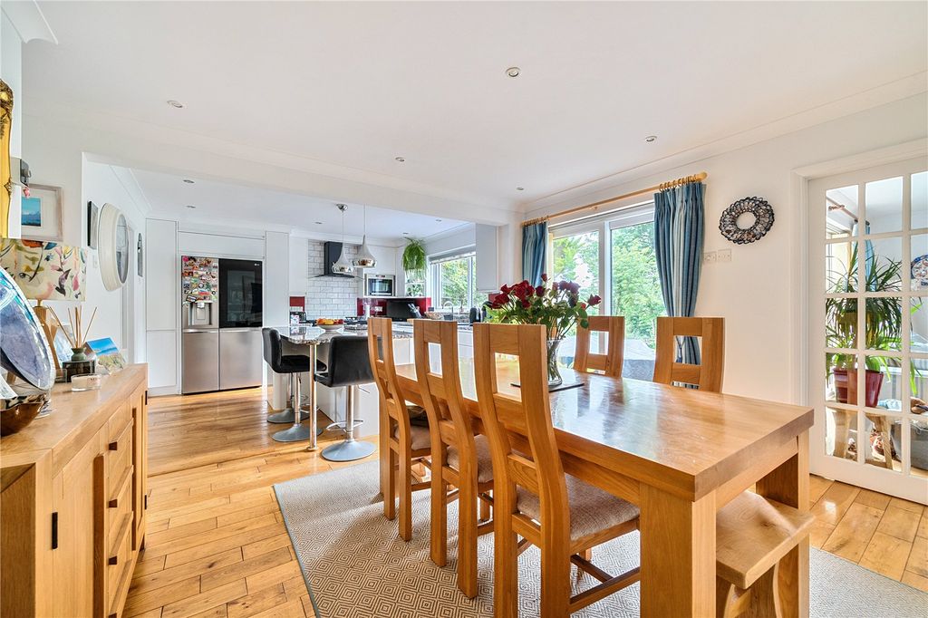 Property photo 3 of 14 Dining Area