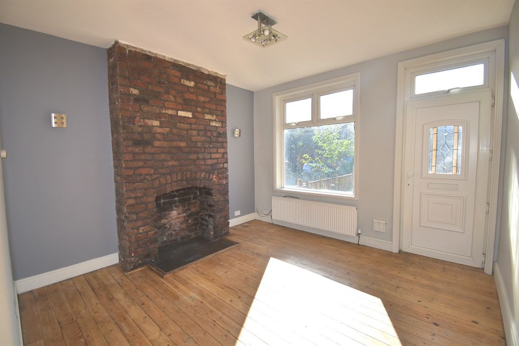 Property photo 2 of 13 Sitting Room