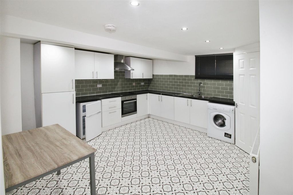 Property photo 1 of 15 Kitchen Diner