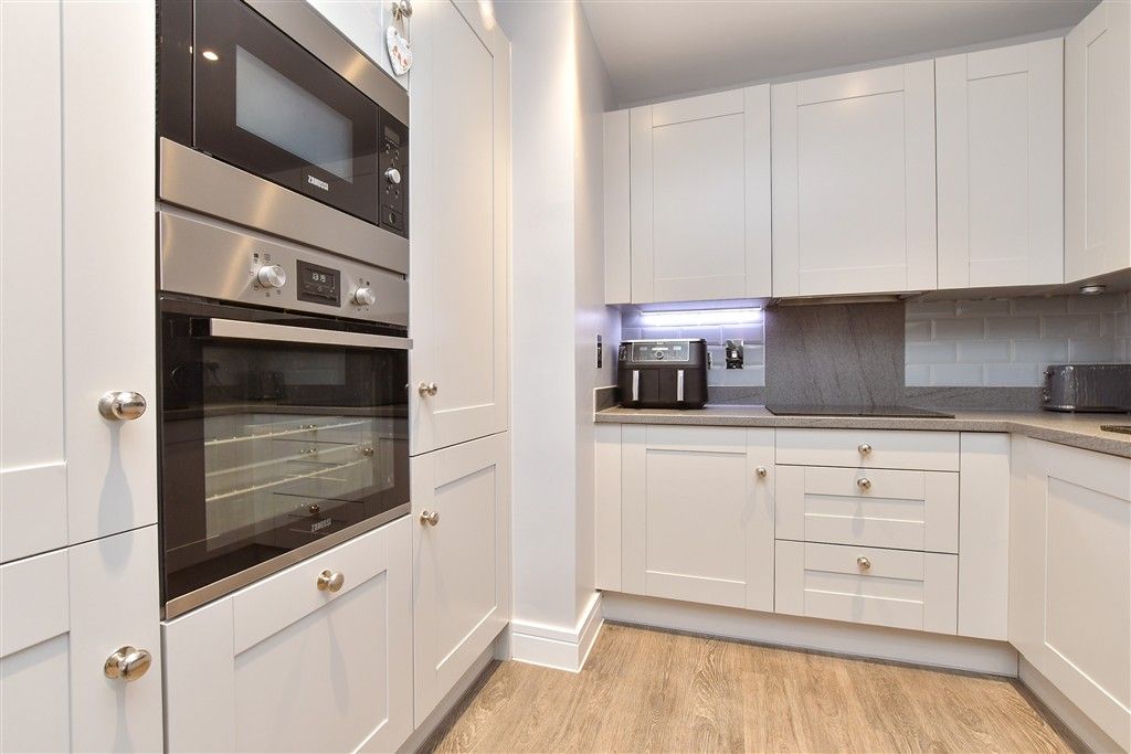Property photo 3 of 13 Kitchen