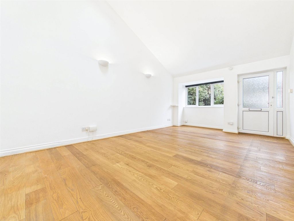 Property photo 3 of 16 Picture No. 08