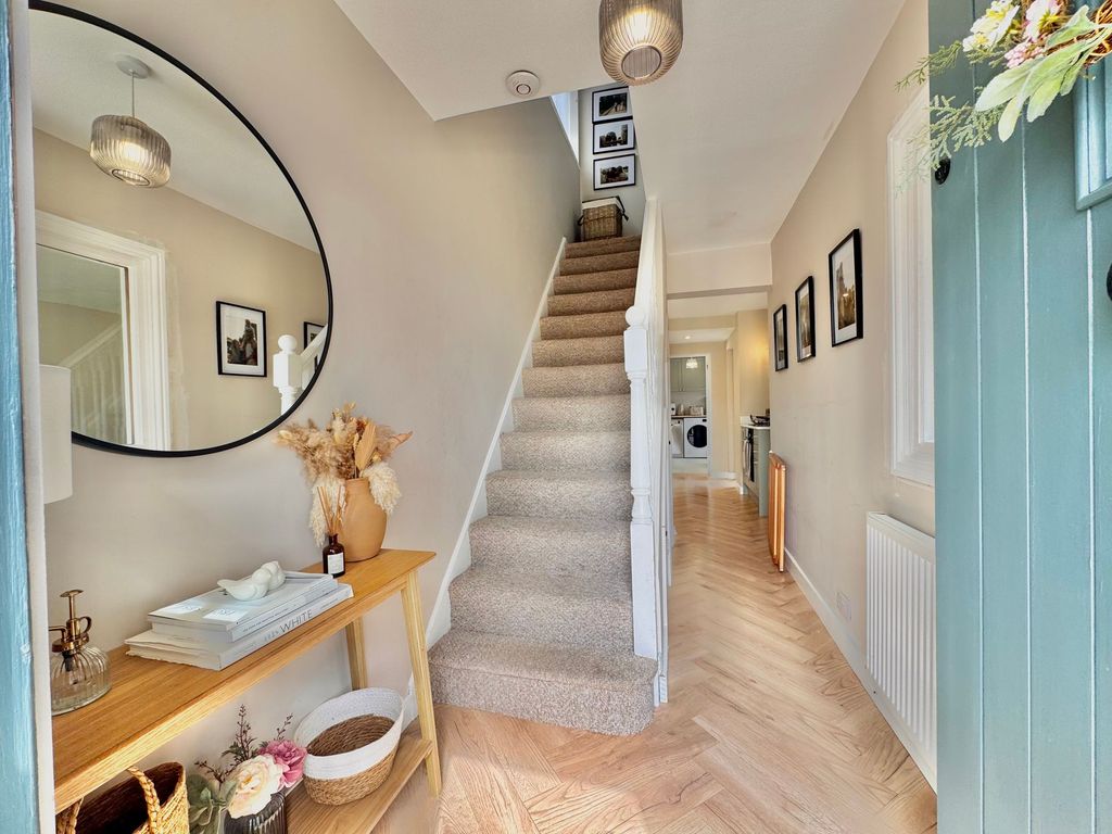 Property photo 3 of 33