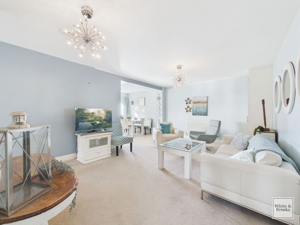 Property photo 2 of 15 Living Room