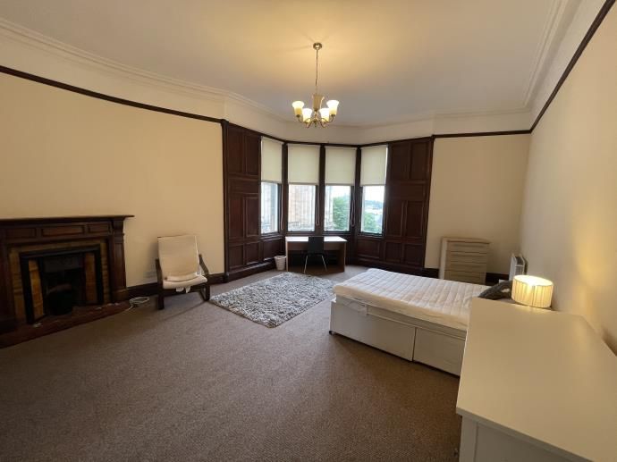 Property photo 2 of 15 Bedroom