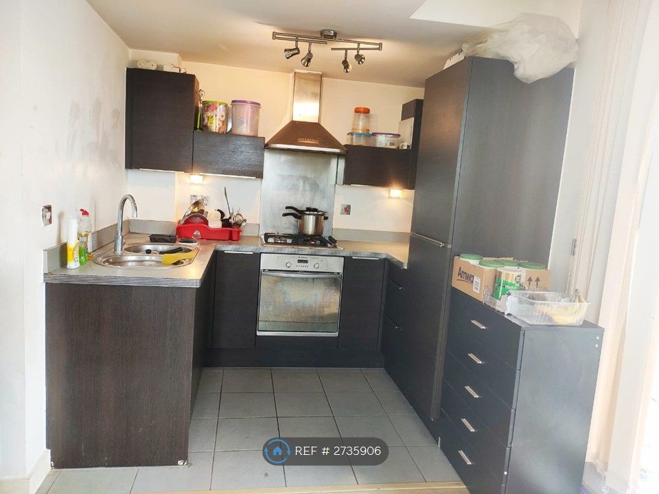 Property photo 3 of 6 Kitchen