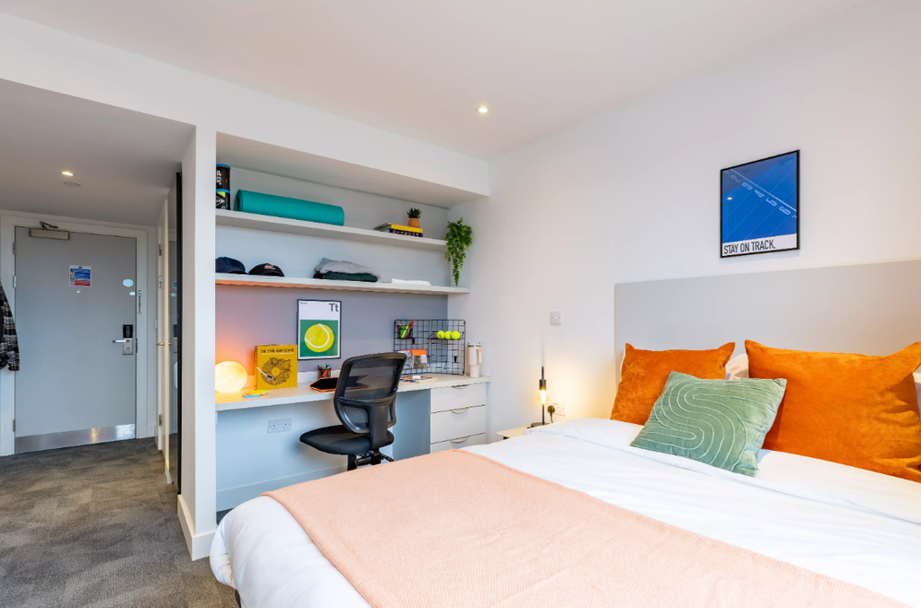 Property photo 1 of 20