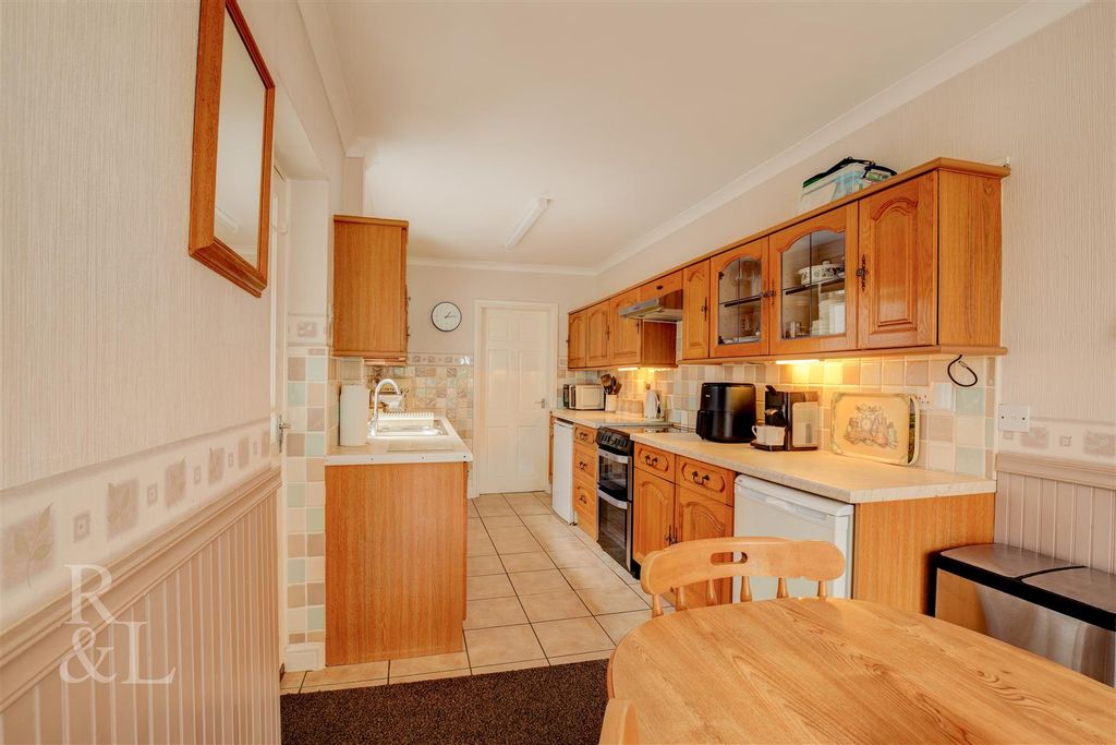 Property photo 3 of 22 Export-7.Jpg